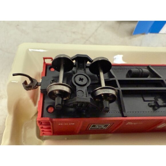 Bachmann HO Silver Series Freight Cars – #17216, 17137, 18444, Quaker, Burlingto - Picture 8 of 9